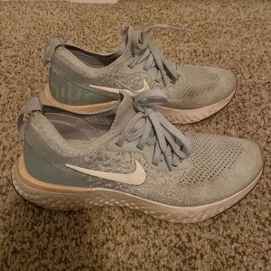 Nike reacts, size 7